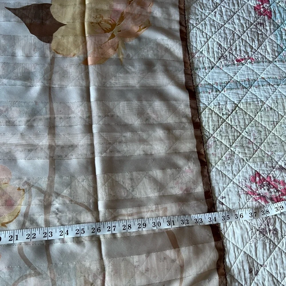 Vintage Yvette Montagne Paris Scarf Floral Print Metallic Threads 34’’ X 34’’ - Picture 6 of 10